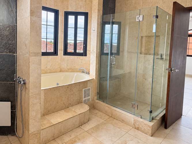 Vendo Casa en el Doral, Costa Sur