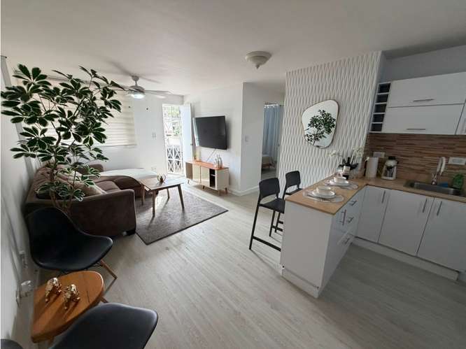 Apartamento en Venta  | Totalmente Reformado y Amoblado A.A - Imagen 2
