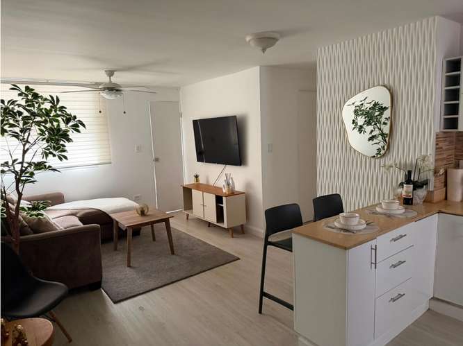 Apartamento en Venta  | Totalmente Reformado y Amoblado A.A