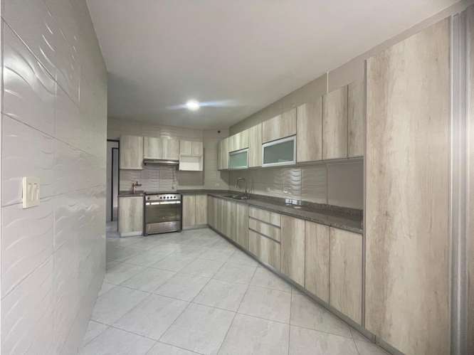 SE ALQUILA APARTAMENTO LUXOR 239 Mtrs (OG)