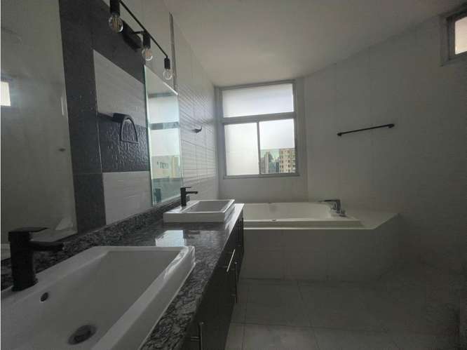 SE ALQUILA APARTAMENTO LUXOR 239 Mtrs (OG)