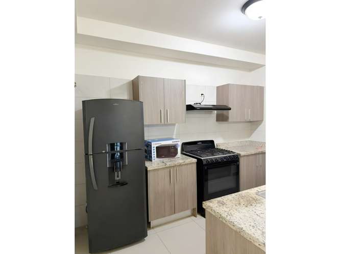 SE ALQUILA APARTAMENTO VIA ESPAÑA SAN ROQUE 90M CON  LINEA BLANCA - Imagen 3