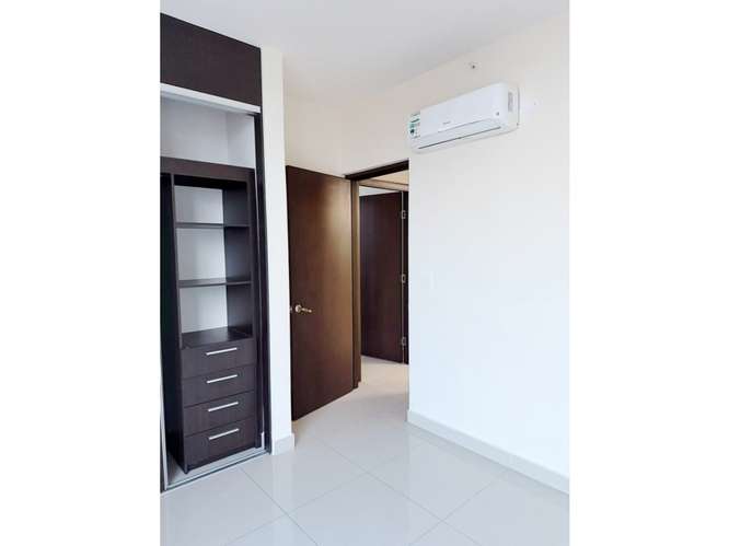 SE ALQUILA APARTAMENTO VIA ESPAÑA SAN ROQUE 90M CON  LINEA BLANCA - Imagen 8