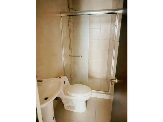 SE ALQUILA APARTAMENTO VIA ESPAÑA SAN ROQUE 90M CON  LINEA BLANCA - Imagen 6