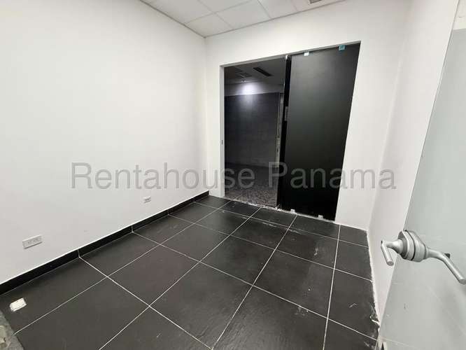 Alquiler de Oficina en Office Plex, Santa Maria| 142 m², 26GP4884 - Imagen 9
