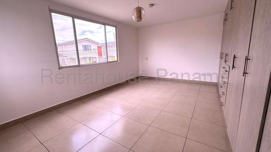 Venta de Casa Dúplex en Royal Park Ruta Hato Montaña Vista Alegre| 304.62 m², 26GP5476