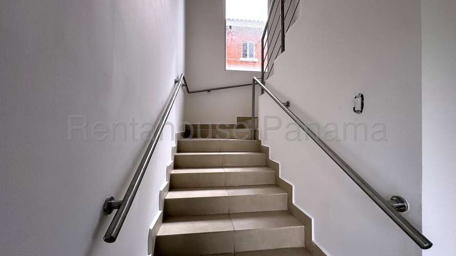 Venta de Casa Dúplex en Royal Park Ruta Hato Montaña Vista Alegre| 304.62 m², 26GP5476