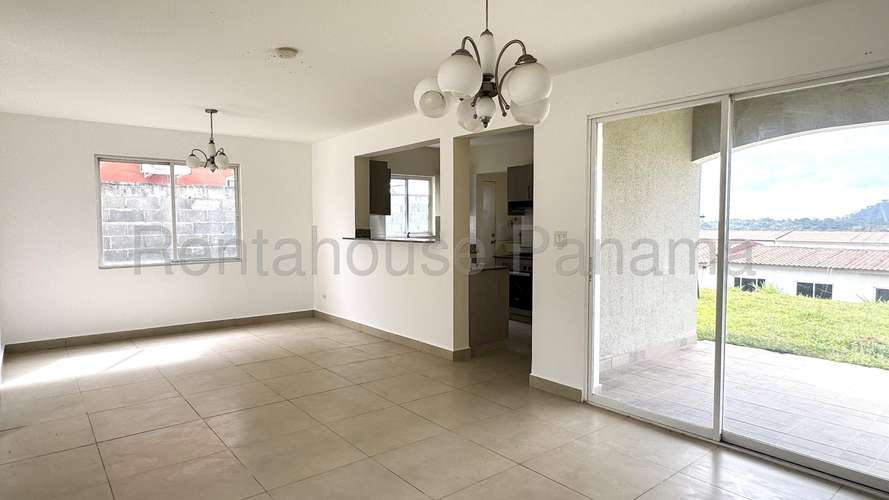 Venta de Casa Dúplex en Royal Park Ruta Hato Montaña Vista Alegre| 304.62 m², 26GP5476