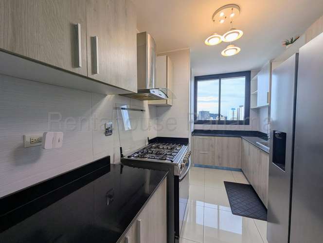 Venta de Apartamento Amoblado en PH Carreras Tower El Cangrejo| 119 m², 27GP3241