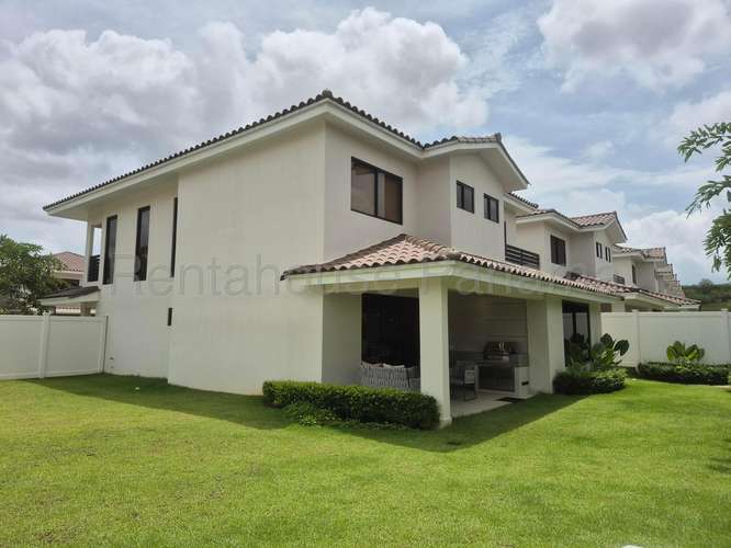 Venta de Casa en Noura Brisas Del Golf| 288 m², 27GP104