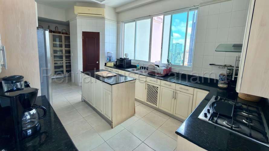 Venta de Apartamento Vista al Mar en PH Bahia Esmeralda Marbella| 361.47 m² 27GP3251