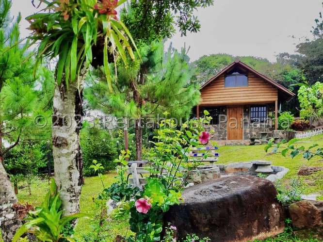 Venta de Casa Amoblada en Altos de Campana Chica| 5000 m², 27GP487