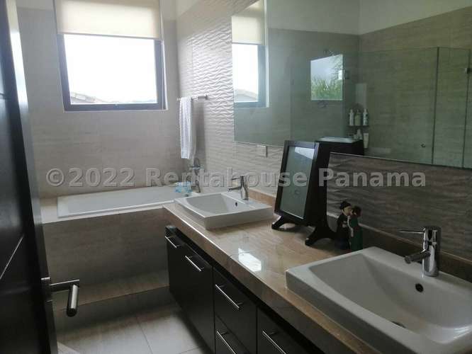 Venta de Casa en Panama Pacifico 27-2020 MMM