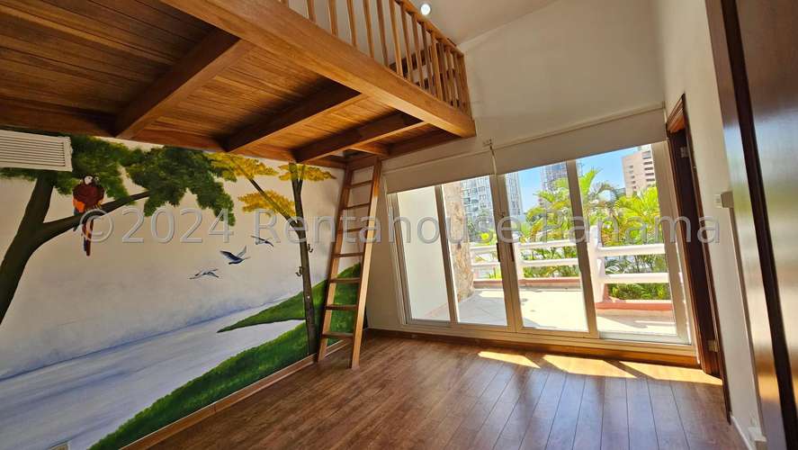 Venta de Casa en Altos del Golf 27-1943 MMM