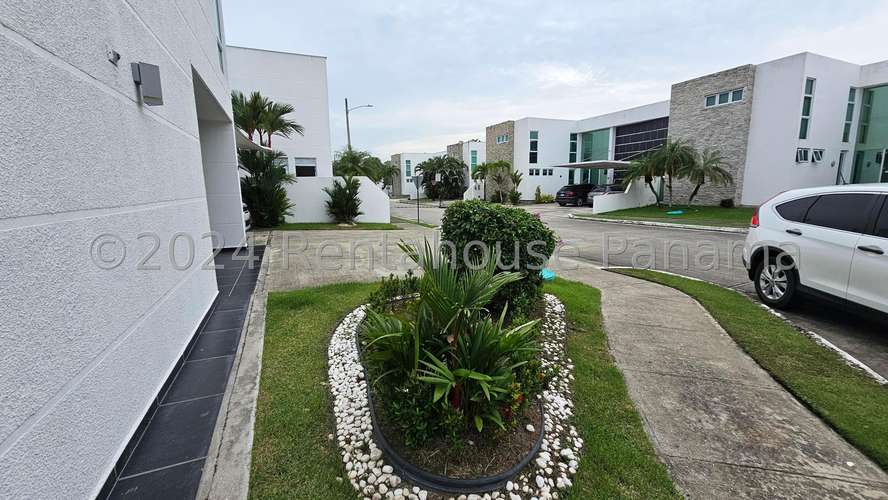 Venta de Casa en Costa Sur 27-1917 MMM