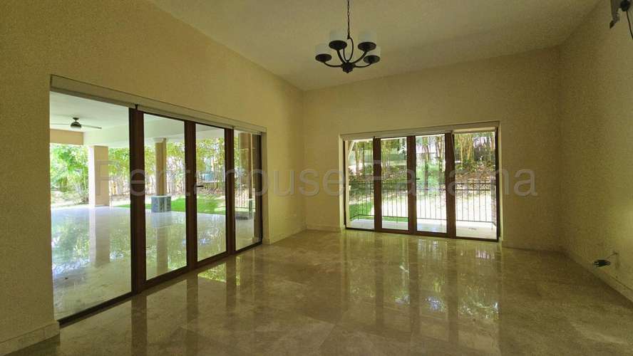 Casa en Venta en Clayton 27MDR3033