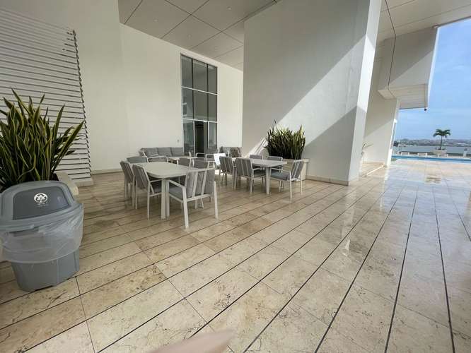 VENTA AMPLIO APARTAMENTO TOP TOWERS VISTA AL MAR - Imagen 11
