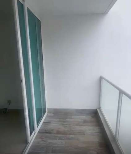Alquilo apartamento en El Cangrejo, línea blanca, 3 recamaras, con Balco, Cerca de Via Argentina.