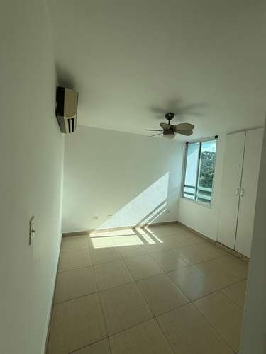 ALQUILER DE APARTAMENTO A PASOS DEL PARQUE OMAR