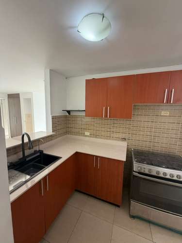 ALQUILER DE APARTAMENTO A PASOS DEL PARQUE OMAR