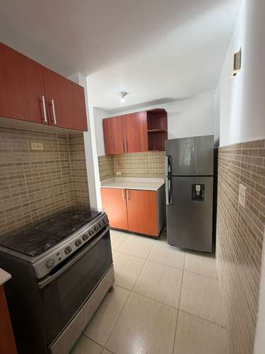 ALQUILER DE APARTAMENTO A PASOS DEL PARQUE OMAR
