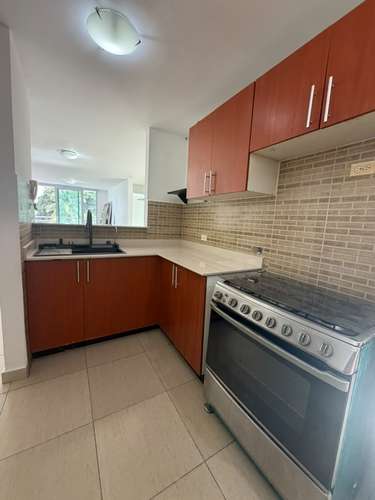 ALQUILER DE APARTAMENTO A PASOS DEL PARQUE OMAR