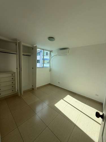 ALQUILER DE APARTAMENTO A PASOS DEL PARQUE OMAR