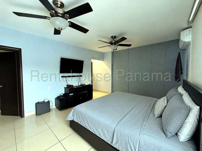 Alquiler Apartamento 187 m2 3 Recamaras con Bano Cada Una 2 Parkings Costa del Este - ALYC 27-2170
