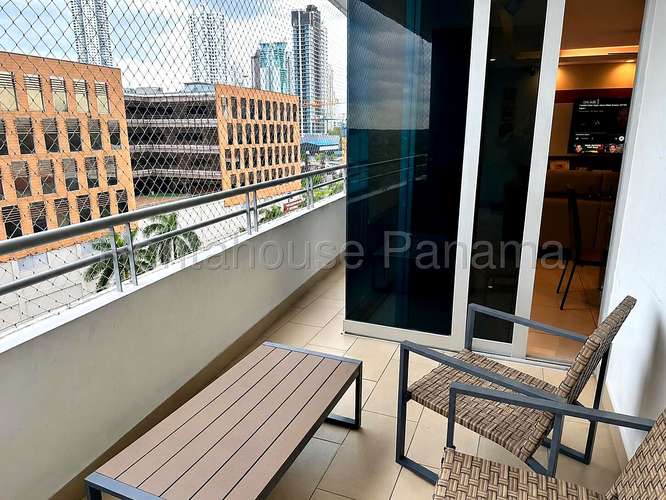 Alquiler Apartamento 187 m2 3 Recamaras con Bano Cada Una 2 Parkings Costa del Este - ALYC 27-2170