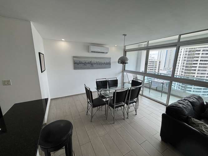 SE ALQUILA BAYFRONT $1,350