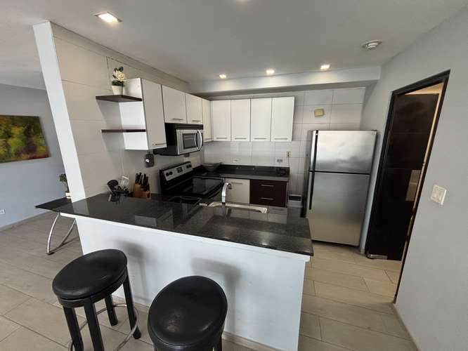 SE ALQUILA BAYFRONT $1,350