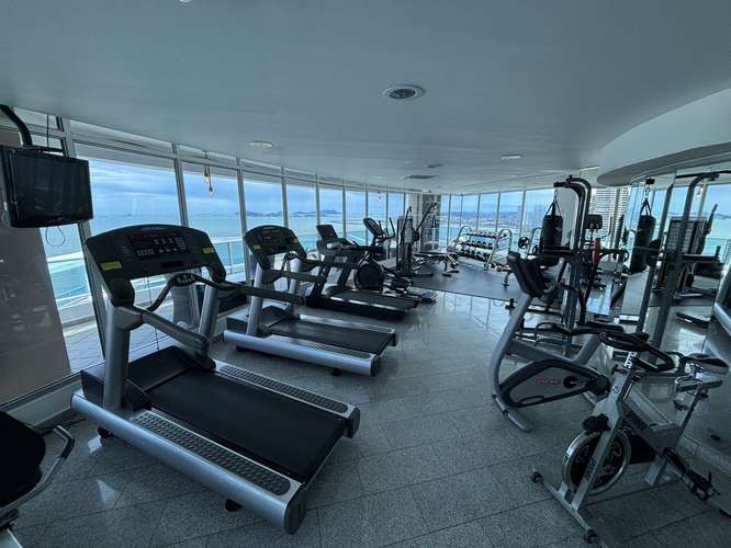 SE ALQUILA BAYFRONT $1,350