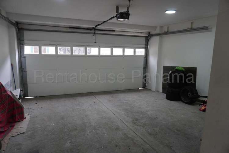 Oportunidad Casa Remodelada Embassy Gardens | 356 m² | 3 Recámaras | 27YCG671