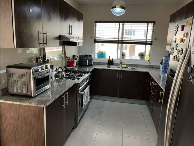 VENTA DE CASA EN VILLA TIVOLI LH
