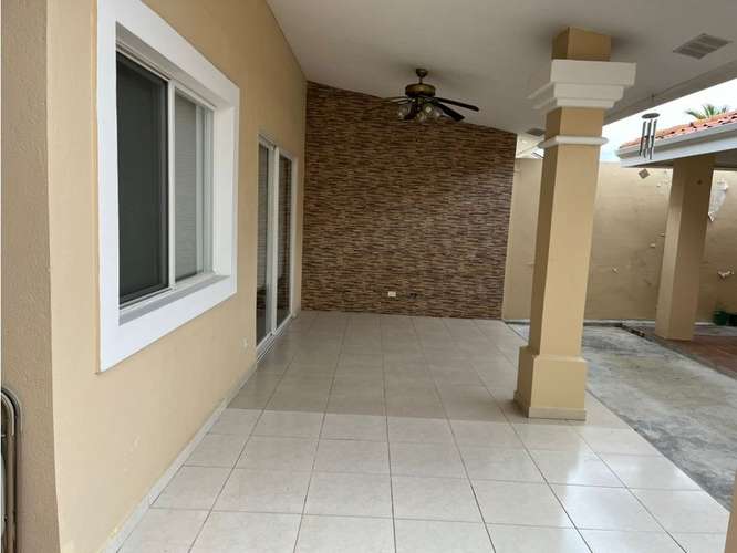 VENTA DE CASA EN VILLA TIVOLI LH