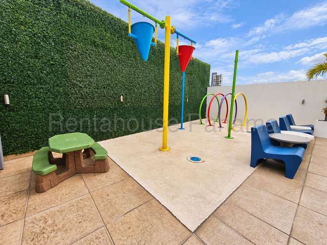 Se Alquila Apartamento en Vía España, PH San Roque  LA27-3290