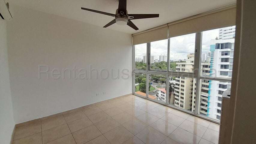 AC APARTAMENTO SEMI-AMOBLADO EN ALQUILER EN PH SKY BLUE TOWER 27-3292