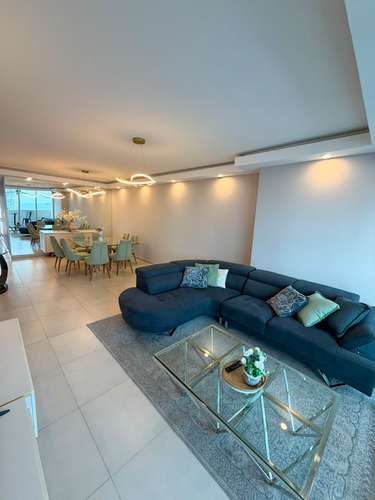 Se Alquila Amplio Apartamento con Azotea Privada en PH Marina Plaza – Vistas Panorámicas de 360°