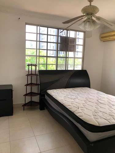 Exclusiva casa de 2 niveles en Dorado Lakes, Lakeside: 3 recámaras y terraza amplia. - Imagen 11