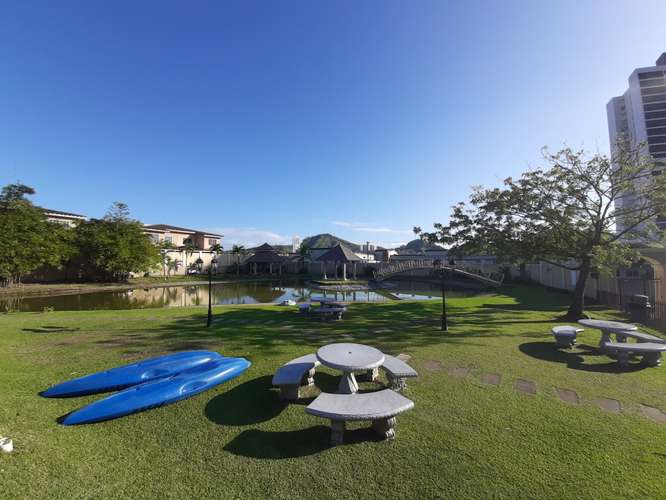 Exclusiva casa de 2 niveles en Dorado Lakes, Lakeside: 3 recámaras y terraza amplia. - Imagen 17