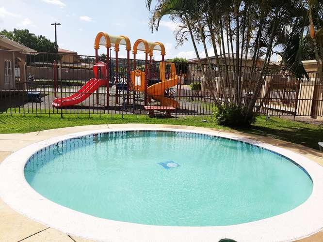 Exclusiva casa de 2 niveles en Dorado Lakes, Lakeside: 3 recámaras y terraza amplia. - Imagen 18