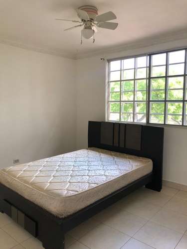Exclusiva casa de 2 niveles en Dorado Lakes, Lakeside: 3 recámaras y terraza amplia. - Imagen 6