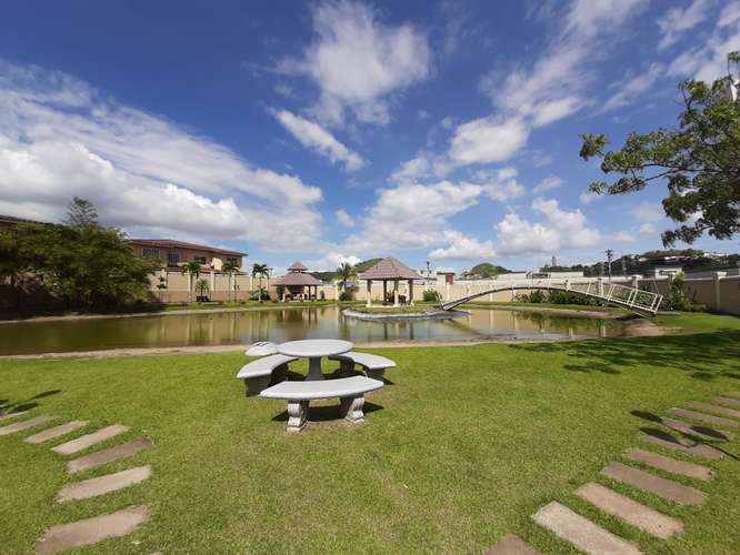 Exclusiva casa de 2 niveles en Dorado Lakes, Lakeside: 3 recámaras y terraza amplia. - Imagen 16