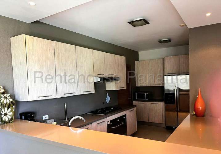 Vendo Apartamento de 206m2 en Playa Blanca Bijao 25-6948SRZ