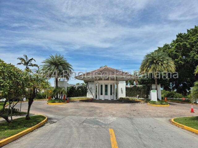 Vendo Apartamento de 206m2 en Playa Blanca Bijao 25-6948SRZ