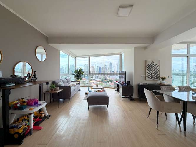 Apartamento Amoblado de 2 Recámaras en Venta en Coco del Mar, Panamá – Amplia Residencia de 120 m²