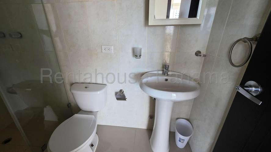 Alquilo Apartamento de 69.35m2 en Carrasquilla Sky Park 27-2607SRZ