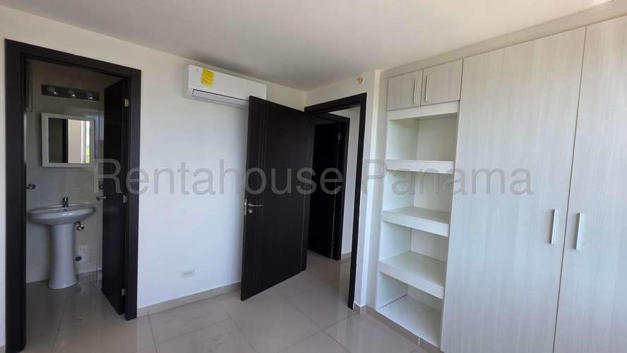 Alquilo Apartamento de 69.35m2 en Carrasquilla Sky Park 27-2607SRZ