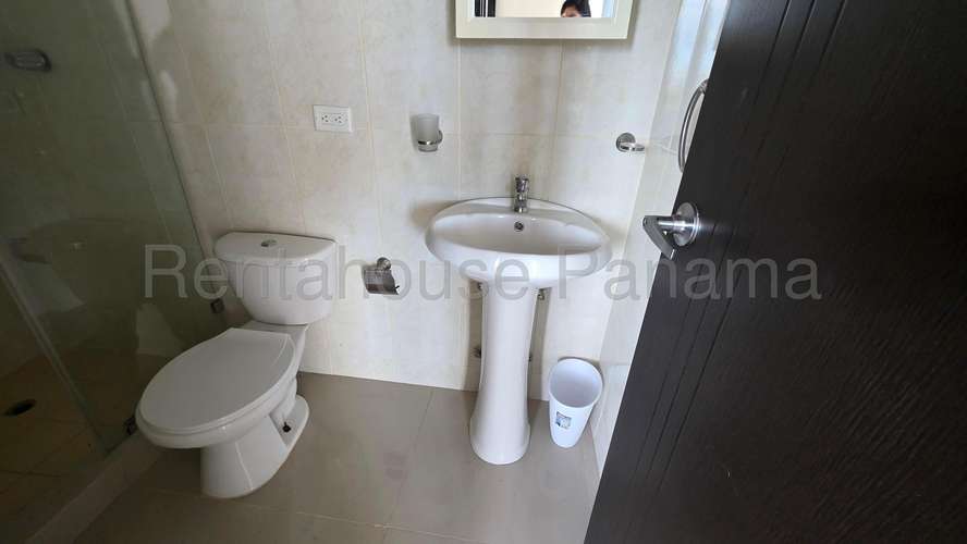 Alquilo Apartamento de 69.35m2 en Carrasquilla Sky Park 27-2607SRZ