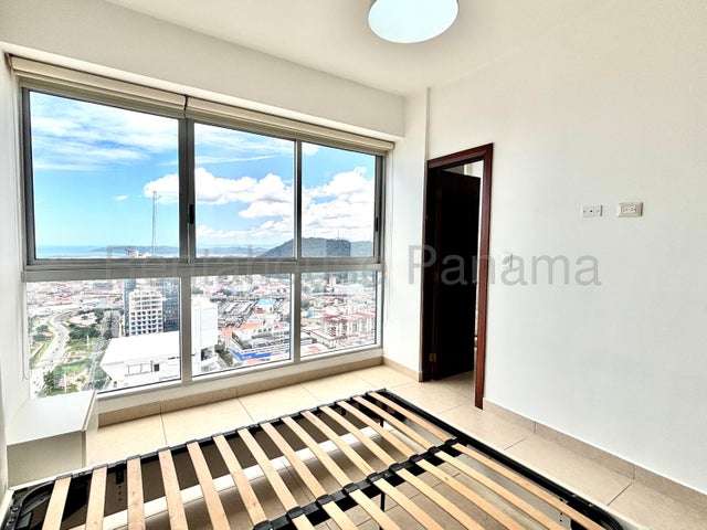 ALQUILER DE APARTAMENTO AMOBLADO EN RIVAGE, AV. BALBOA 27ML2651